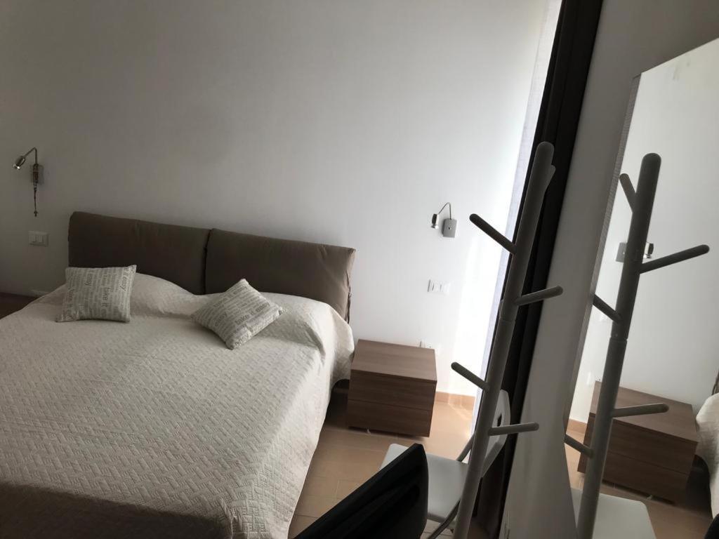 דירות Rocca Cinquemiglia 5 Miles Apt מראה חיצוני תמונה